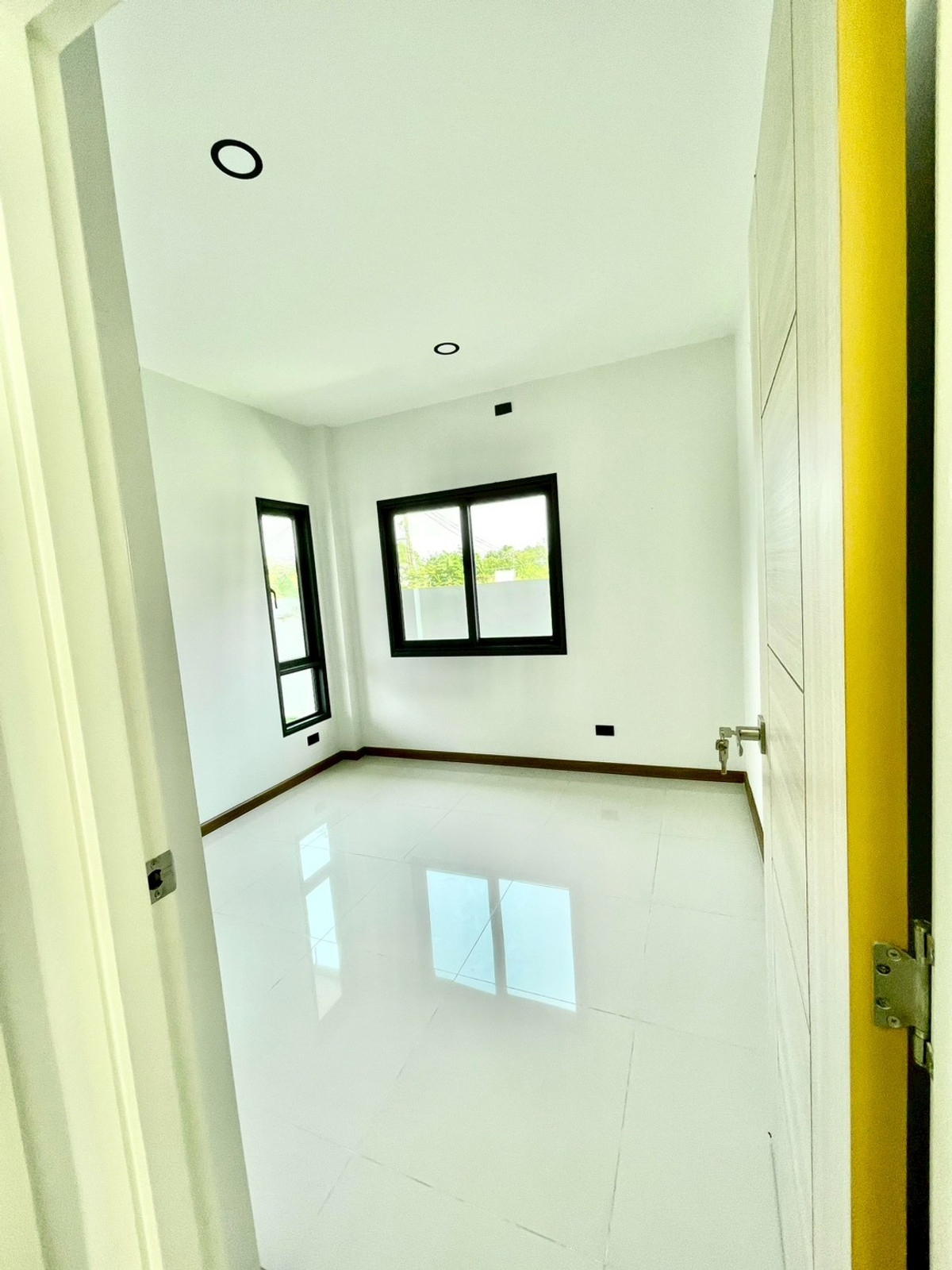 For SaleHousePattaya, Bangsaen, Chonburi : Detached House 57 Sq.w. behind Wat Takian Tia / 4 Bedrooms (FOR SALE) BEWN106