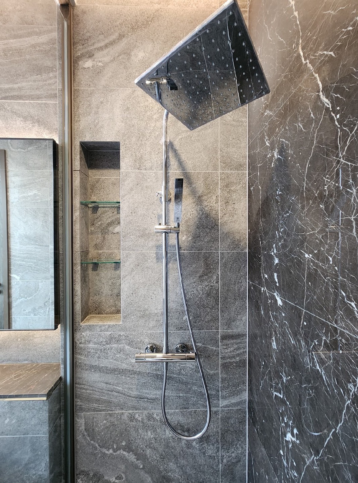 For RentCondoSukhumvit, Asoke, Thonglor : !! Beautiful room for rent, Condo The Esse Sukhumvit 36, near BTS Thonglor.