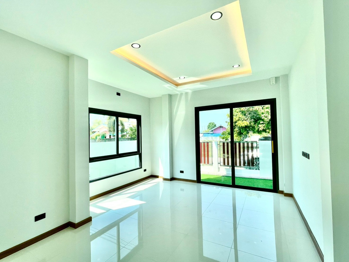 For SaleHousePattaya, Bangsaen, Chonburi : Detached House 57 Sq.w. behind Wat Takian Tia / 4 Bedrooms (FOR SALE) BEWN106