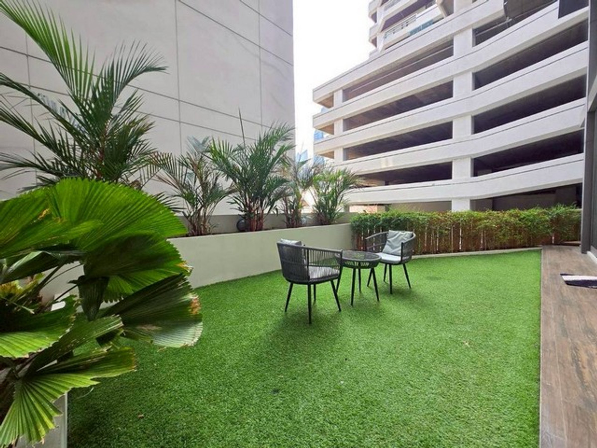 For RentHouseSukhumvit, Asoke, Thonglor : HR3321 Rare Item Super Luxury House with Private Lift 749 Residence Sukhumvit 49/1 near BTS Phrom Phong & Thonglor