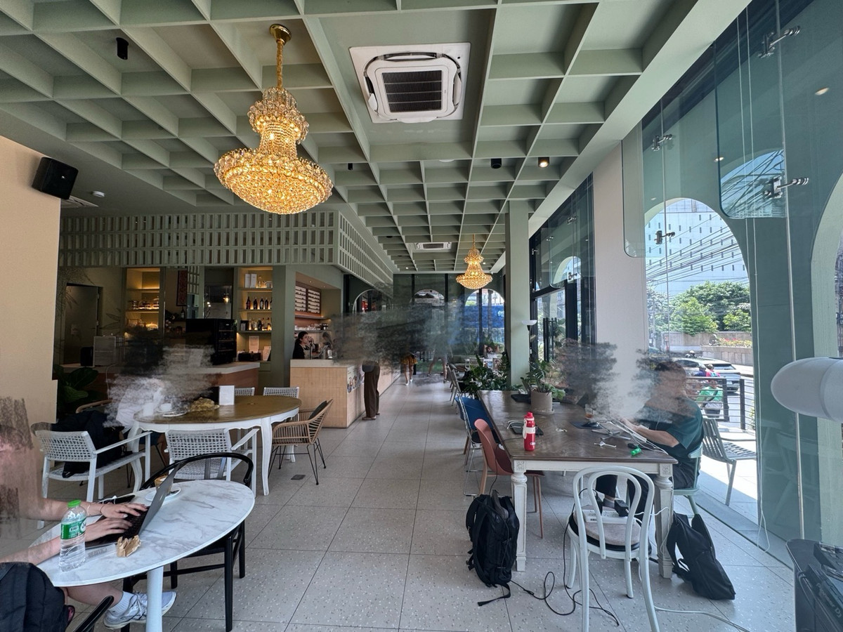 For RentShop HouseSukhumvit, Asoke, Thonglor : 📌Space for rent, suitable for cafes, restaurants, Ekkamai location.