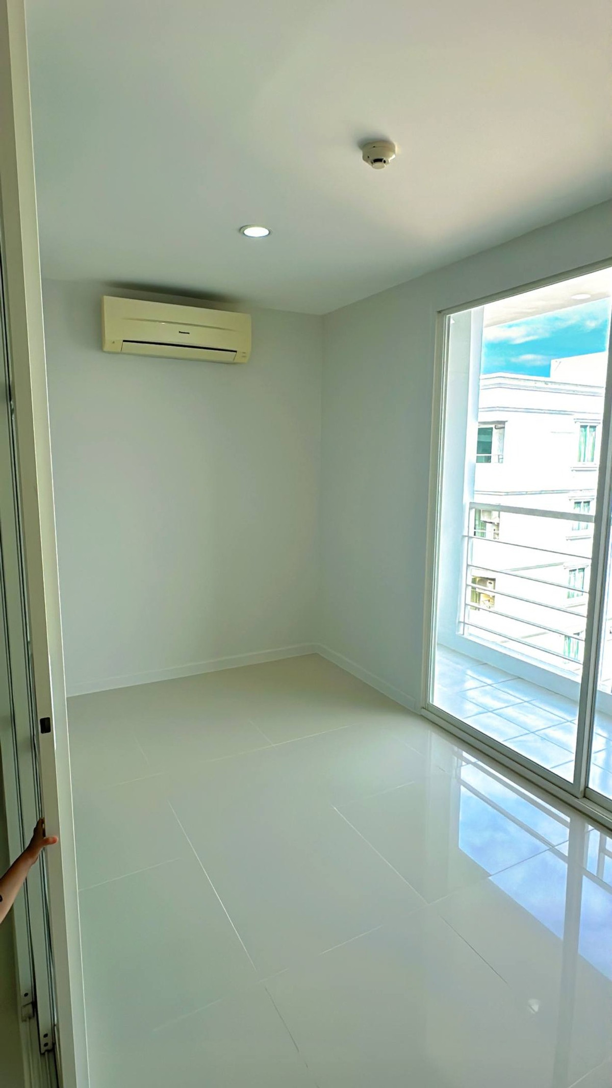 ขายคอนโดพัฒนาการ ศรีนครินทร์ : ✅ คอนโดใกล้ MRT ศรีนครินทร์ วิวโล่ง เงียบสงบ เป็นส่วนตัว ✅ Elements Srinakarin อิลีเมนต์ ศรีนครินทร์