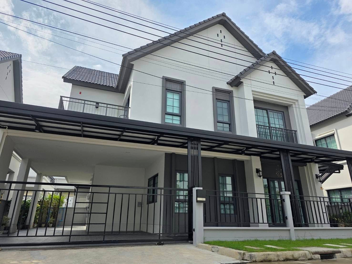 HouseBangna, Bearing, Lasalle : For sale/rent detached house: Centro Bangna, 2-story detached house, Modern Luxury style, ready to move in (Rt-01)