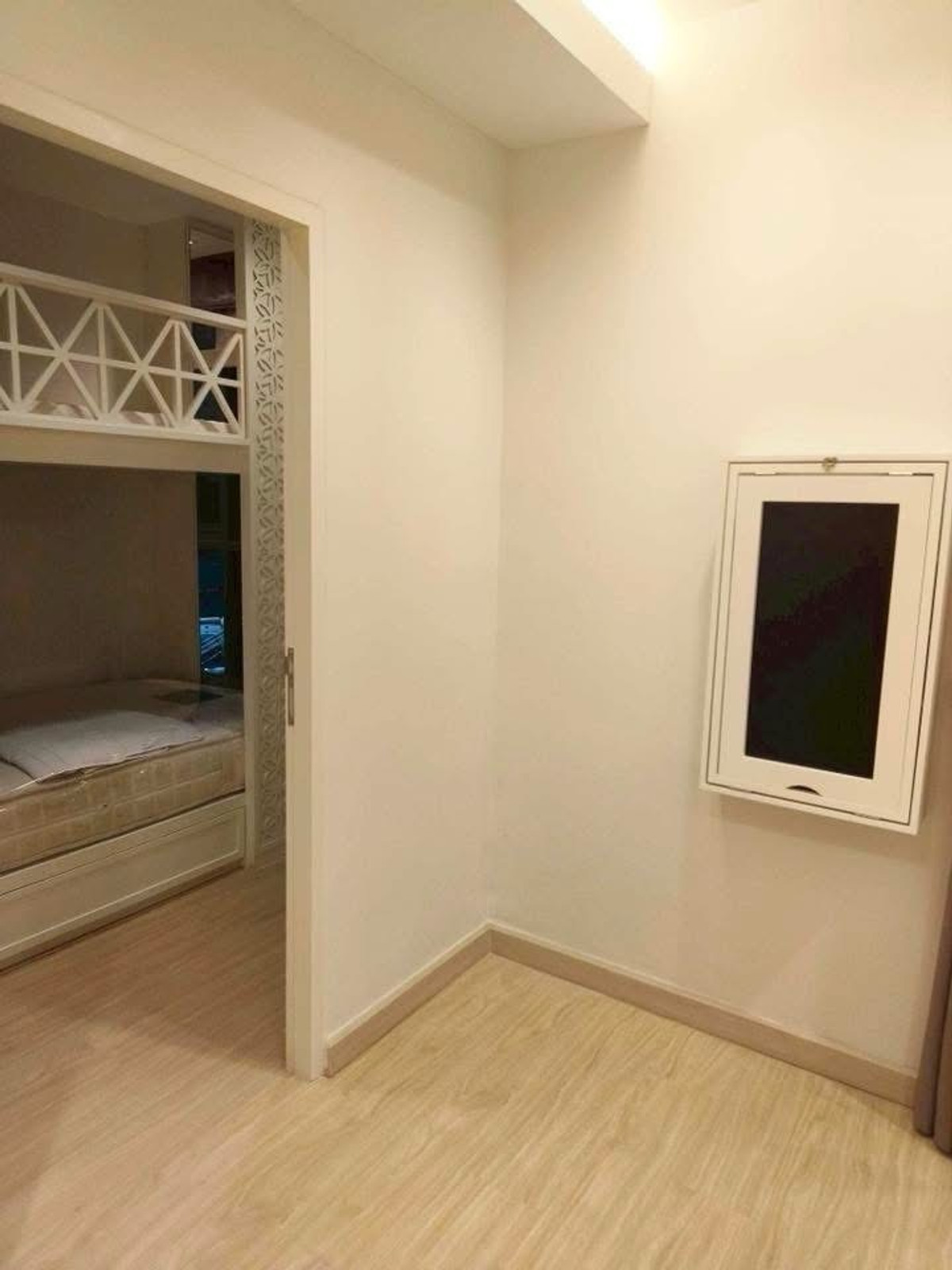 For RentCondoWongwianyai, Charoennakor : 💙@condocurator 💙 IDEO Mobi Sathorn fully furnished [PM4882]