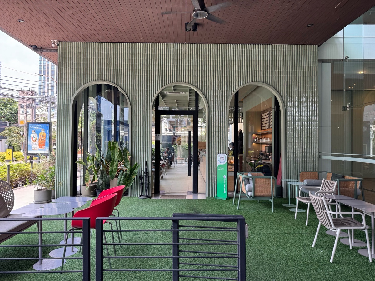 For RentShop HouseSukhumvit, Asoke, Thonglor : 📌Space for rent, suitable for cafes, restaurants, Ekkamai location.