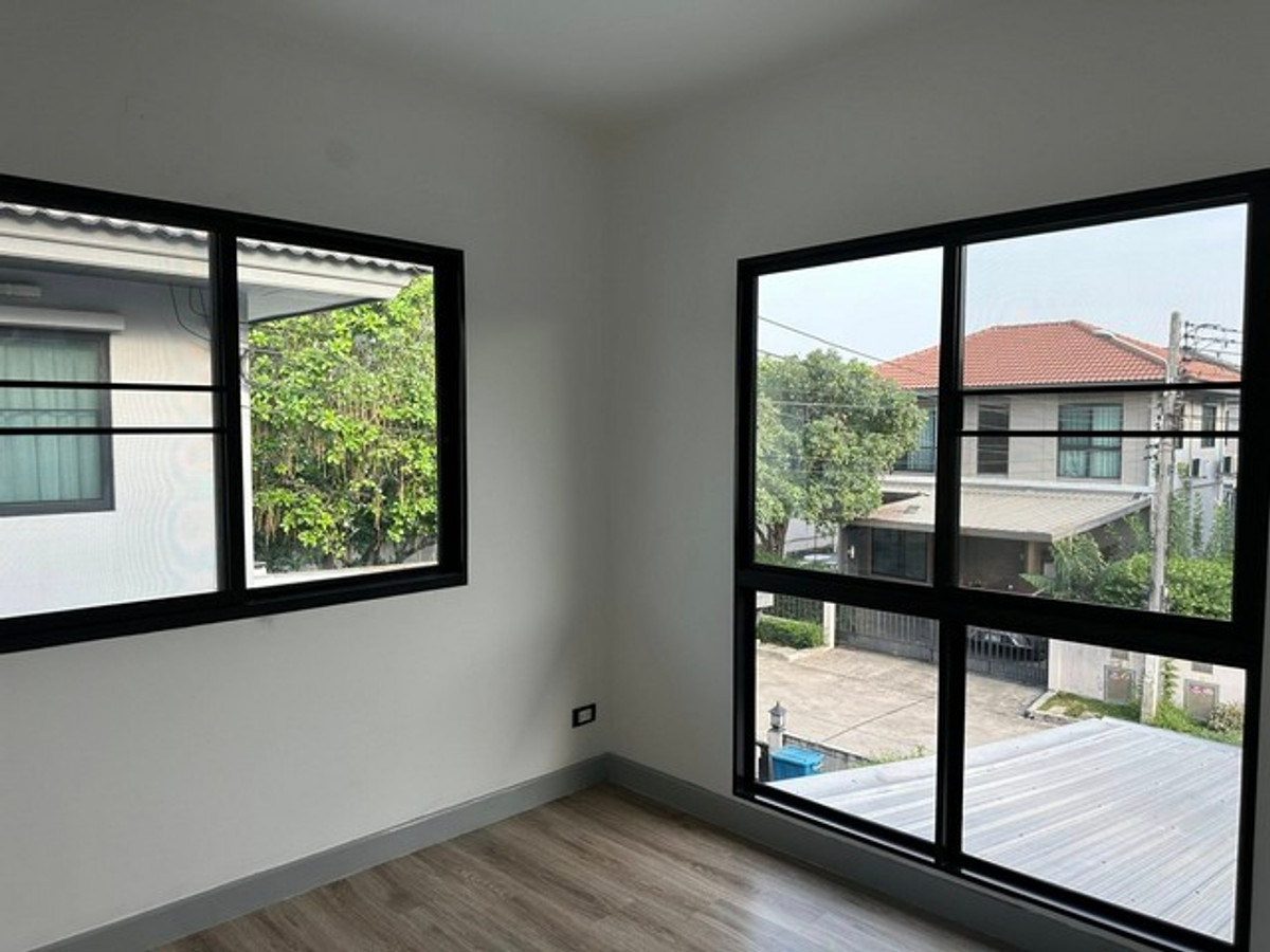 For RentHousePathum Thani,Rangsit, Thammasat : HR3322 Single house for rent, PAVE Rangsit project (Khlong 4) – beautiful house, new condition, with furniture/new appliances.