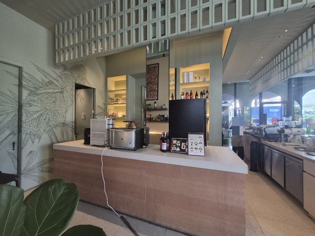 For RentShop HouseSukhumvit, Asoke, Thonglor : 📌Space for rent, suitable for cafes, restaurants, Ekkamai location.