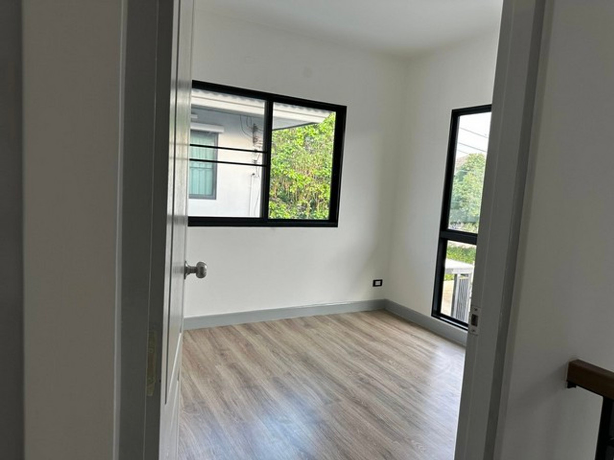 For RentHousePathum Thani,Rangsit, Thammasat : HR3322 Single house for rent, PAVE Rangsit project (Khlong 4) – beautiful house, new condition, with furniture/new appliances.