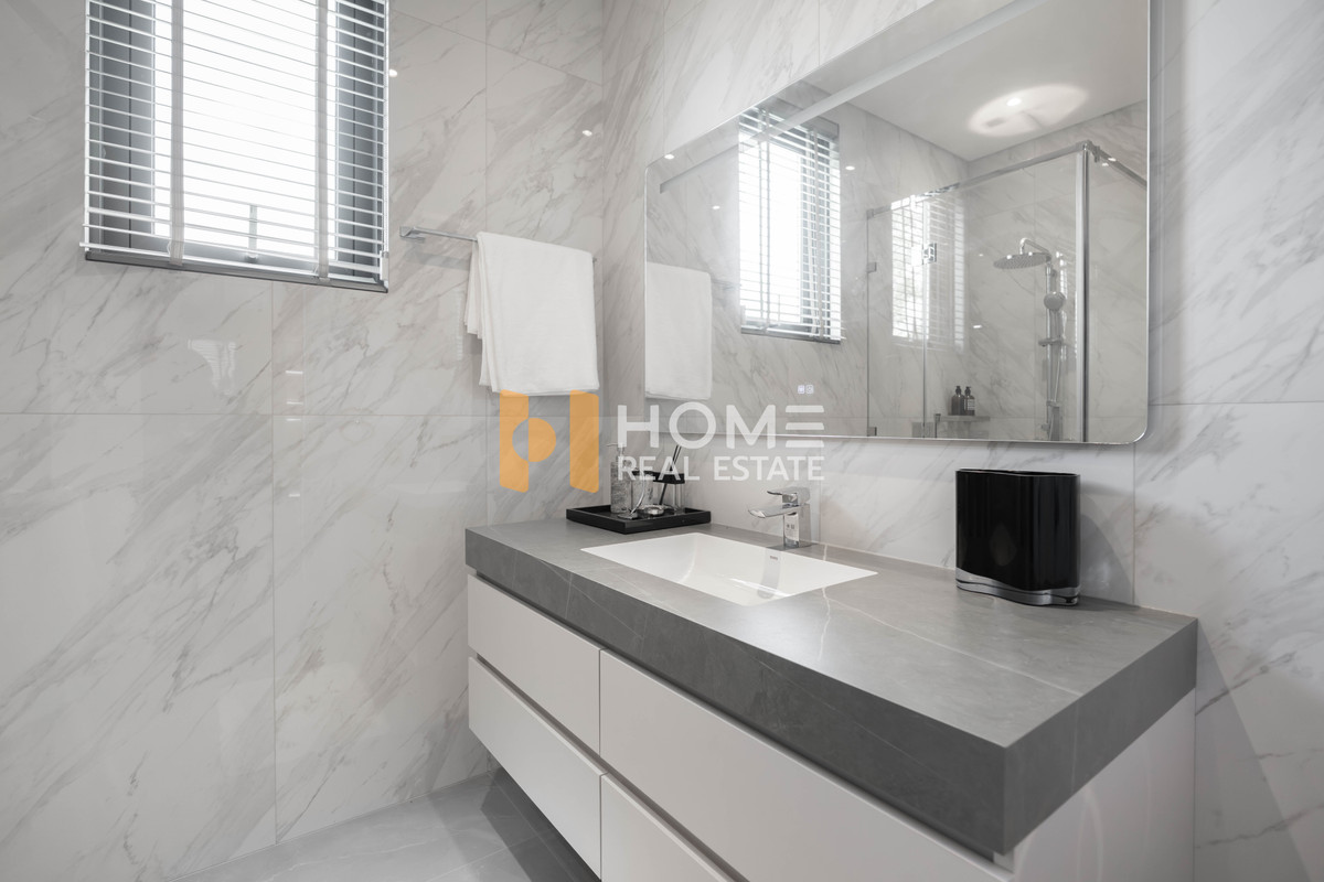 For SaleHousePattaya, Bangsaen, Chonburi : The Glory Village / 5 Bedrooms (For Sale), The Glory Village / 5 Bedrooms (FOR SALE) AM078