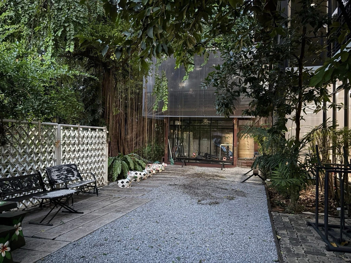 For RentOfficeBangna, Bearing, Lasalle : For rent, good price!!!  Office / 3-story office building ready to use 
 📍Sukhumvit 105 Soi Lasalle, 3-story office, usable area: 590 sq m, number of rooms: 12 with 14 air conditioners, 4 bathrooms, parking for 20 cars.