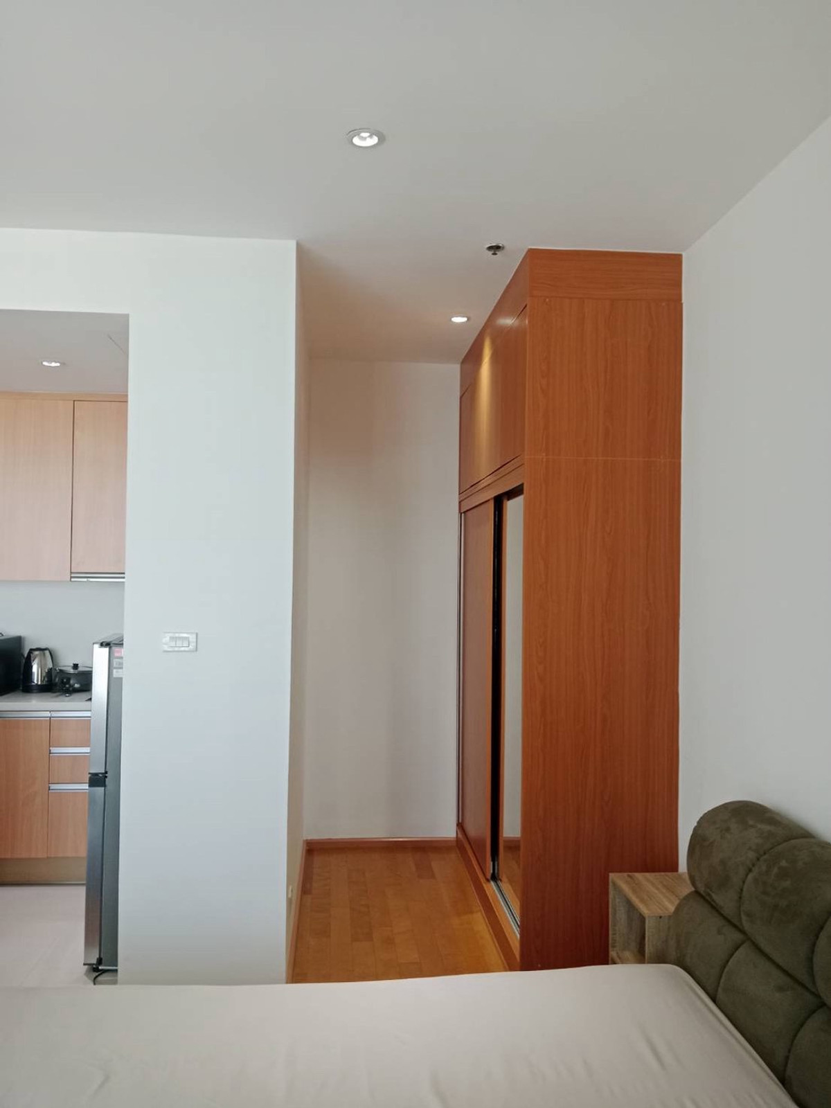 ให้เช่าคอนโดราชเทวี พญาไท : 41 ตร.ม ชั้น 22 สตูดิโอ คอนโดหรู ใกล้จุฬา เดินไปพารากอนได้ ที่จอดรถ ส่วนกลางเลิศ ด่วน!!!! วิลล่าราชเทวี Villa Rachatewi