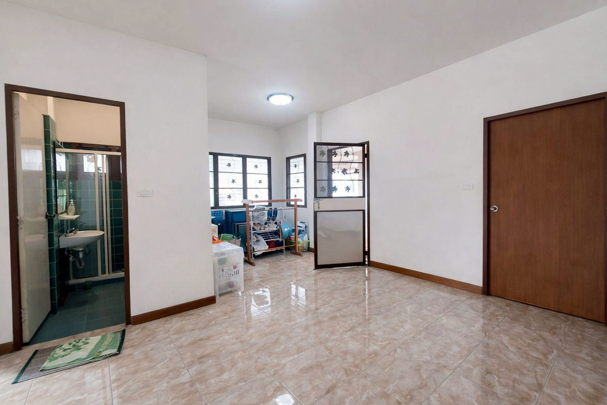 ขายบ้านเชียงใหม่ : 95595 - ขายด่วน! บ้านเดี่ยวหนองผึ้ง สารภี 100 ตรว. เพียง 2.79 ล้าน (ลดจาก 3.2 ล.) ใกล้ถนนต้นยาง 150 ม. น้ำไม่ท่วม!