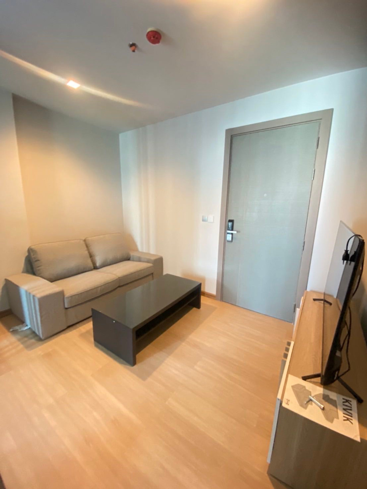 ให้เช่าคอนโดพระราม 9 เพชรบุรีตัดใหม่ RCA : ให้เช่า Life Asoke Rama 9 1 ห้องนอน ขนาด 32 ตร.ม. ใกล้ MRT พระราม 9