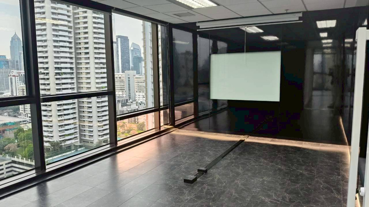 For RentOfficeSukhumvit, Asoke, Thonglor : HR3329FOR RENT Office ready to move in, city view, New Phetchaburi Road (near MRT Phetchaburi), area 120.80 sq m | Rooms already separated | Free common fees Can register a company