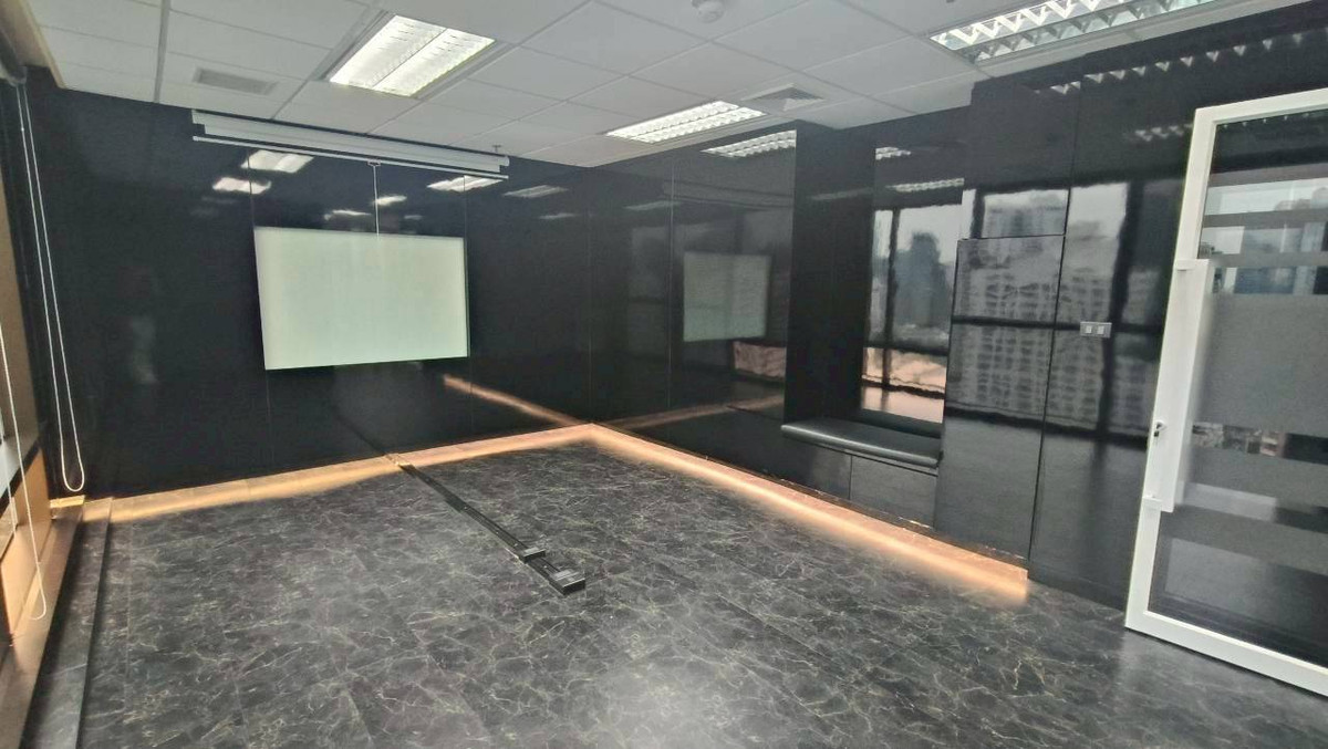 ให้เช่าสำนักงานสุขุมวิท อโศก ทองหล่อ : HR3329FOR RENT ออฟฟิศพร้อมอยู่ วิวเมือง ถนนเพชรบุรีตัดใหม่ (ใกล้ MRT เพชรบุรี) พื้นที่ 120.80 ตร.ม. | กั้นห้องเรียบร้อย | ฟรีค่าส่วนกลาง จดทะเบียนบริษัทได้