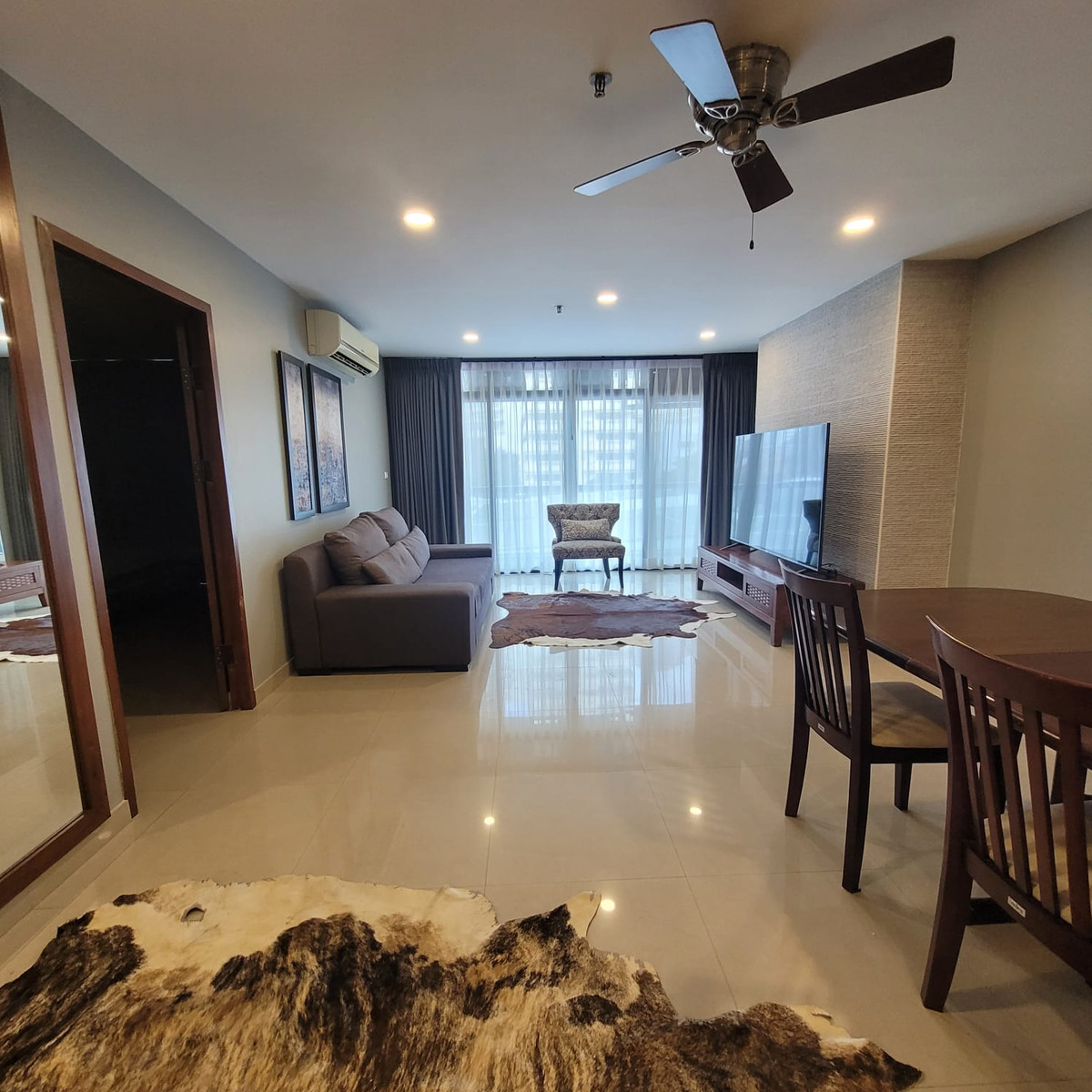 For SaleCondoSukhumvit, Asoke, Thonglor : Baan Phromphong Condo / Ready to move, spacious unit with great value in the Phrom Phong - Asoke area. / 2 bed 108 sq.m.Tel. 0937890899