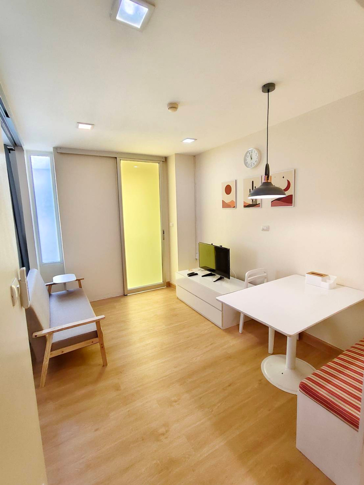 ขายคอนโดรัชดา ห้วยขวาง : [ขาย] คอนโด Rare Item! ใกล้ MRT ห้วยขวาง เพียง 350 เมตร – The Colory Vivid ห้องกว้าง สภาพนางฟ้า พร้อมเข้าอยู่! สัมผัสชีวิตที่ลงตัวในย่าน New CBD รัชดา-ห้วยขวาง