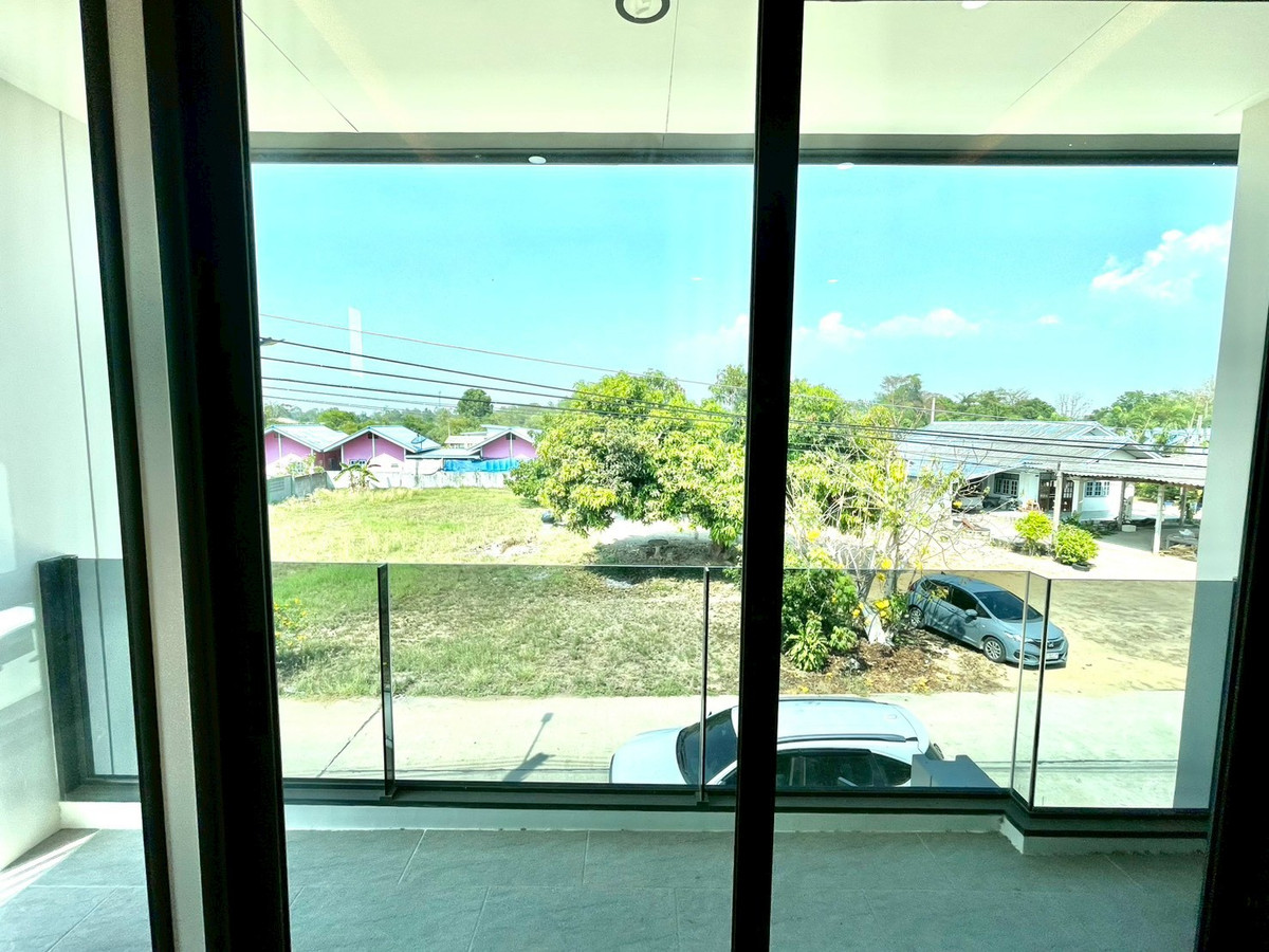 For SaleHousePattaya, Bangsaen, Chonburi : Detached House 57 Sq.w. behind Wat Takian Tia / 4 Bedrooms (FOR SALE) BEWN106