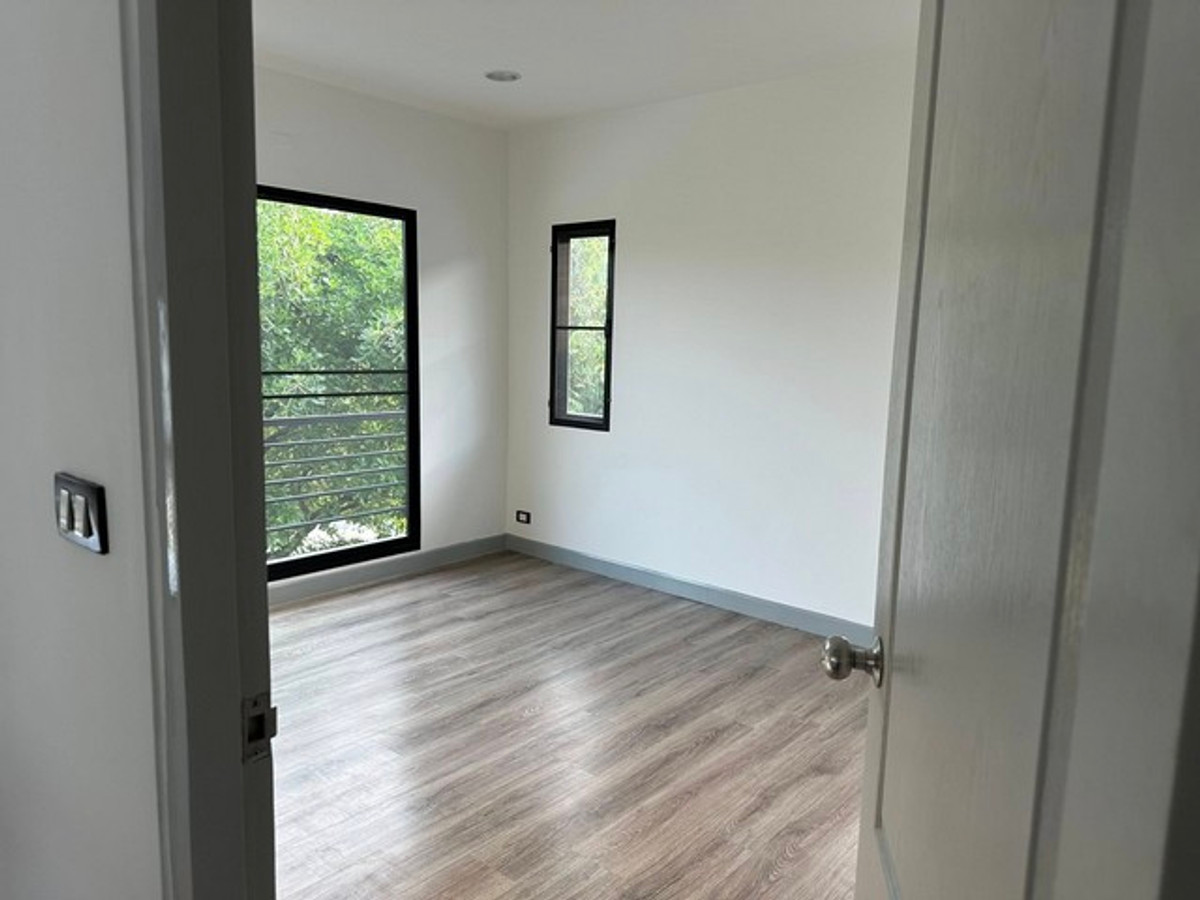 For RentHousePathum Thani,Rangsit, Thammasat : HR3322 Single house for rent, PAVE Rangsit project (Khlong 4) – beautiful house, new condition, with furniture/new appliances.