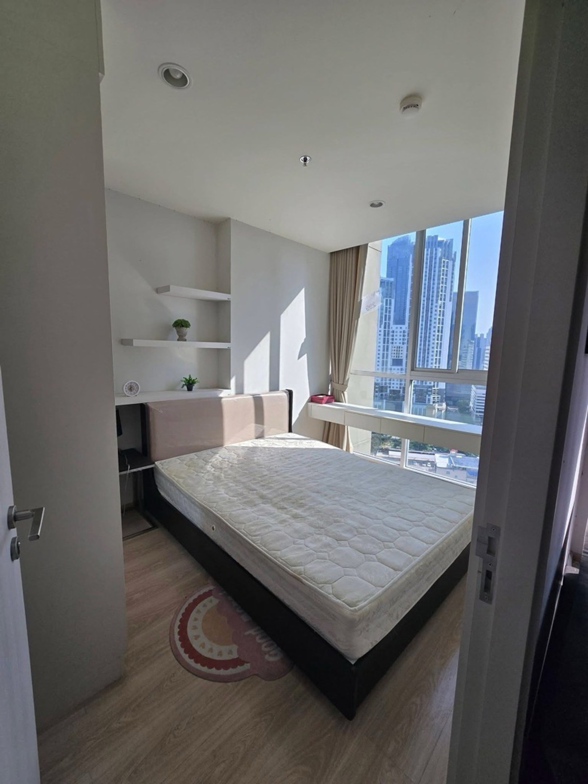 ให้เช่าคอนโด : Noble Revolve Ratchada/ 25 sqm./ 20fl./ 15,000