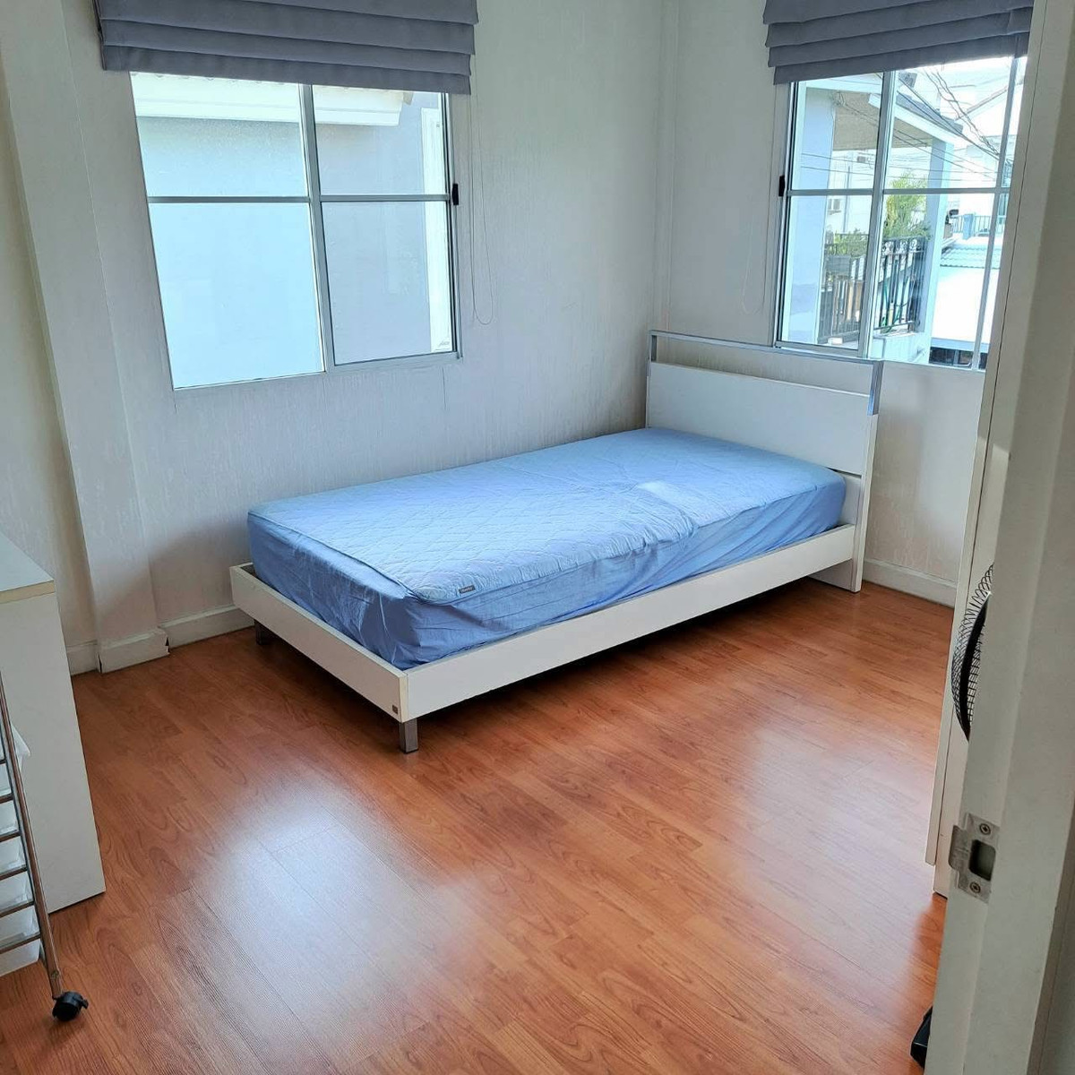 For RentHouseSeri Thai, Ramkhamhaeng Nida : Mantana Onnut - Wongwaen / 3 bedrooms (for rent), Mantana Onnut - Wongwaen 3 Bedrooms (FOR RENT) POON188