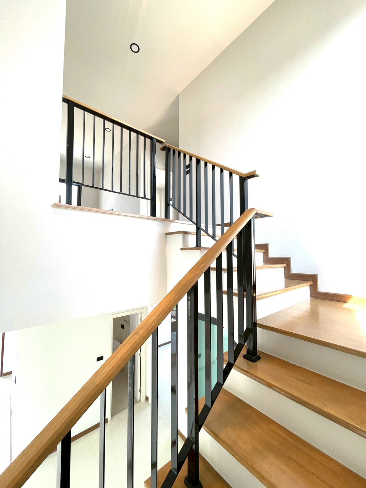 For SaleHousePattaya, Bangsaen, Chonburi : Detached House 57 Sq.w. behind Wat Takian Tia / 4 Bedrooms (FOR SALE) BEWN106