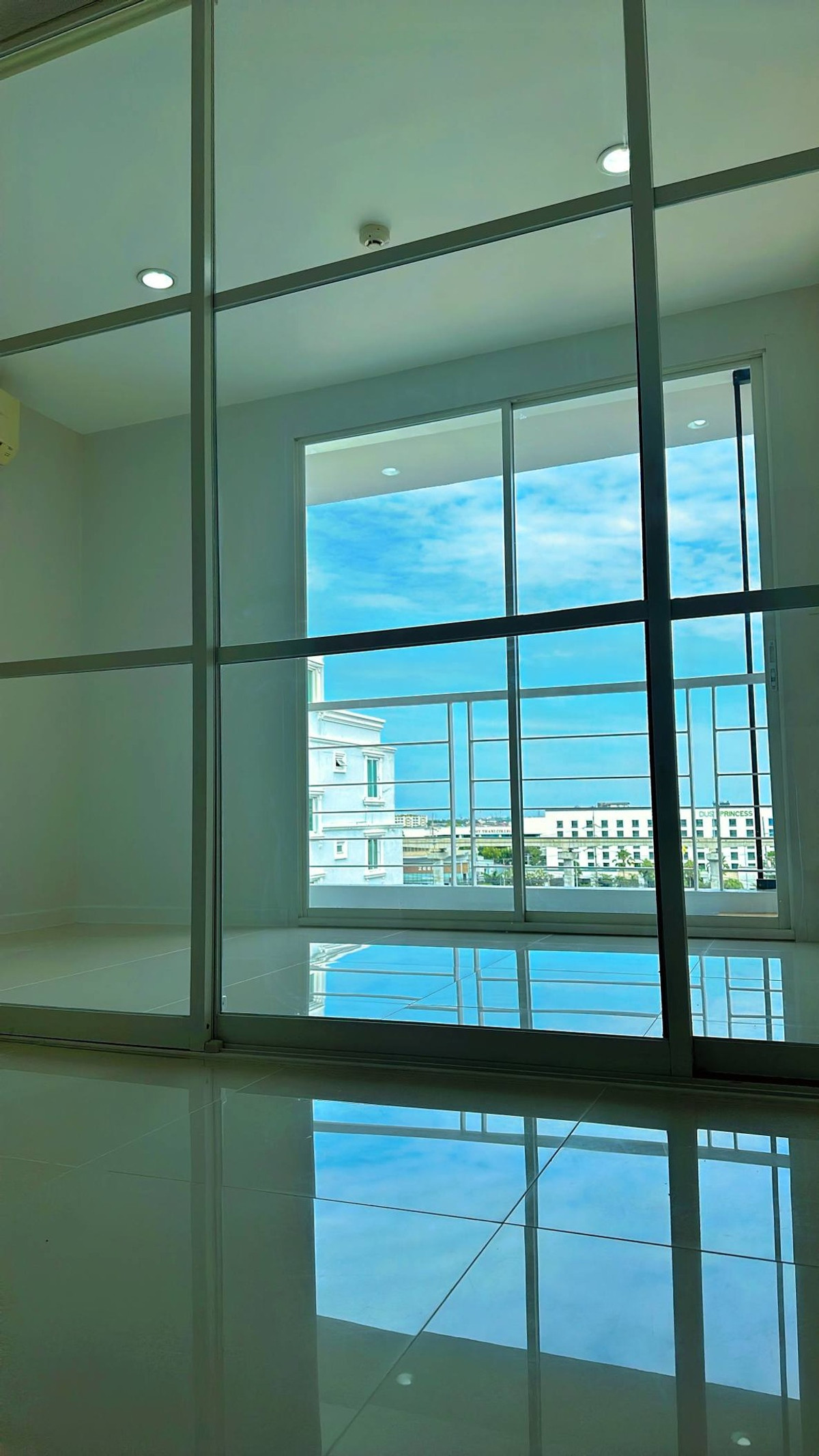 ขายคอนโดพัฒนาการ ศรีนครินทร์ : ✅ คอนโดใกล้ MRT ศรีนครินทร์ วิวโล่ง เงียบสงบ เป็นส่วนตัว ✅ Elements Srinakarin อิลีเมนต์ ศรีนครินทร์