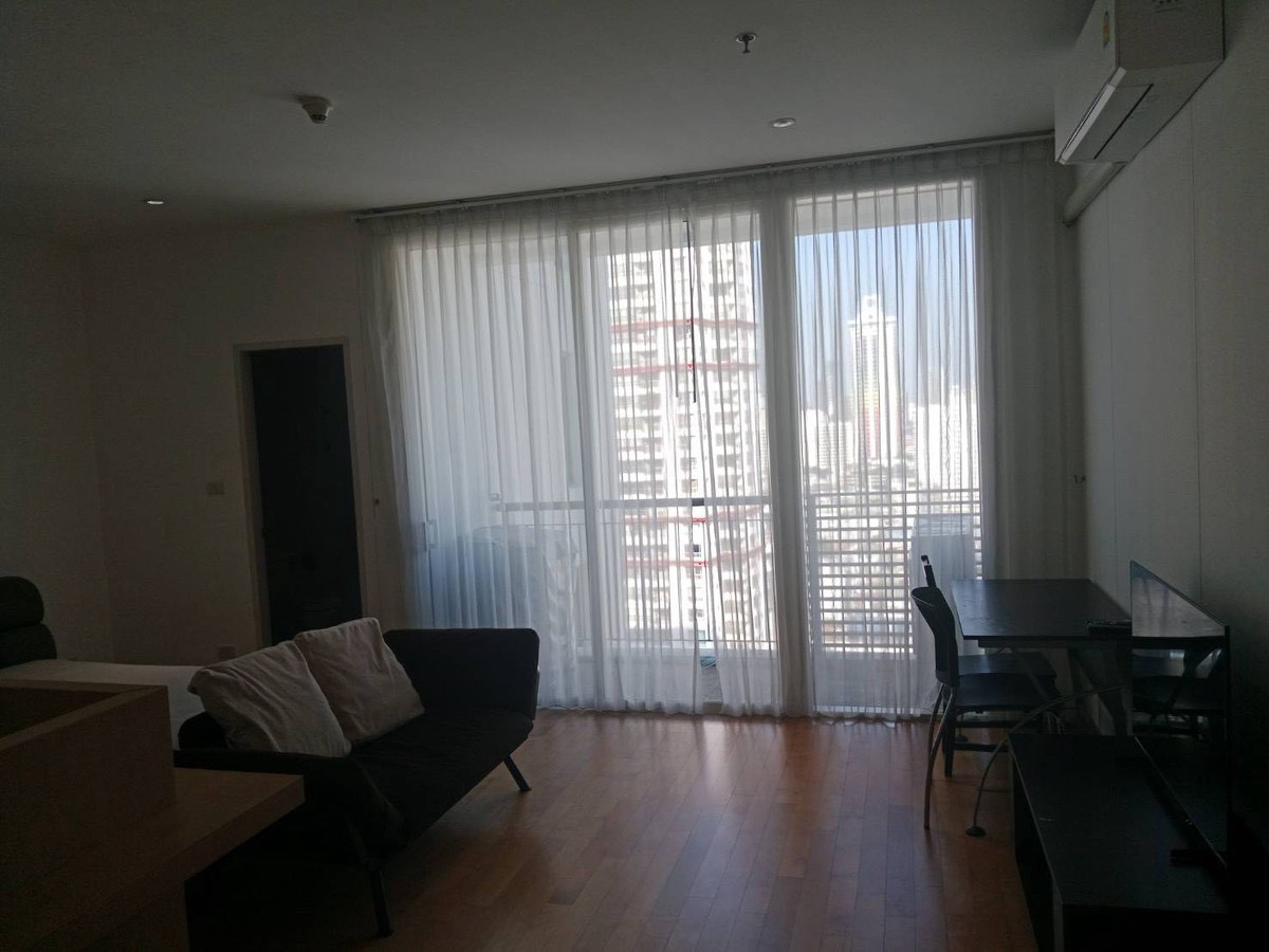 ให้เช่าคอนโดราชเทวี พญาไท : 41 ตร.ม ชั้น 22 สตูดิโอ คอนโดหรู ใกล้จุฬา เดินไปพารากอนได้ ที่จอดรถ ส่วนกลางเลิศ ด่วน!!!! วิลล่าราชเทวี Villa Rachatewi