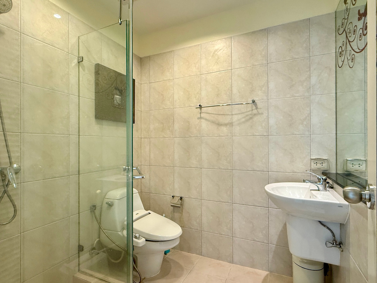 ให้เช่าคอนโดสุขุมวิท อโศก ทองหล่อ : คอนโด 2 ห้องนอน เลี้ยงสัตว์ได้ กลางซอยทองหล่อ ใกล้สถานีรถไฟฟ้า BTS ทองหล่อ