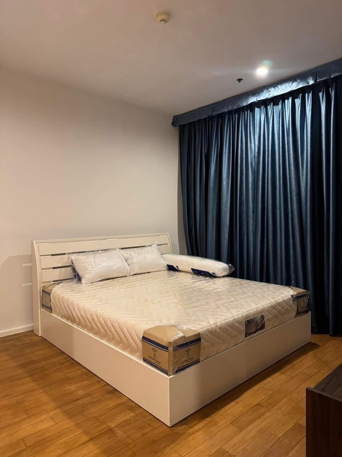 For RentCondoSathorn, Narathiwat : For Rent: The Empire Place Sathorn - Narathiwas, 50,000 THB [NCr260302]