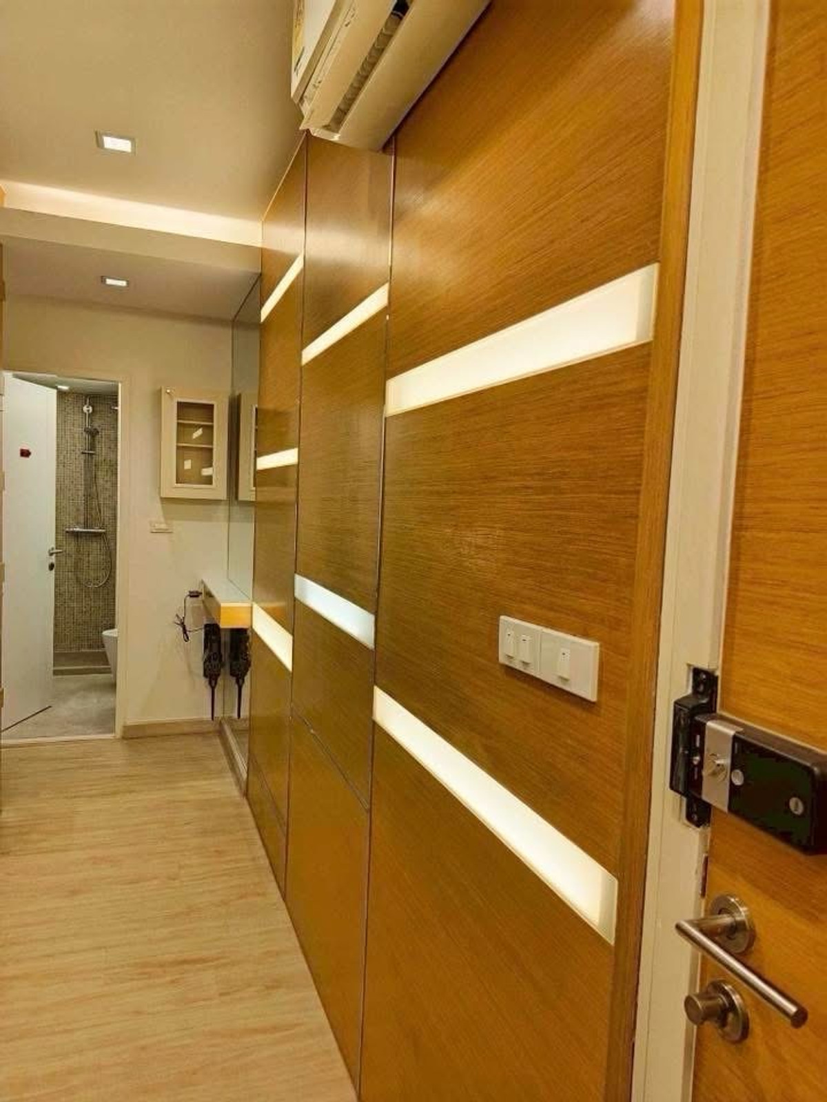 For RentCondoWongwianyai, Charoennakor : 💙@condocurator 💙 IDEO Mobi Sathorn fully furnished [PM4882]