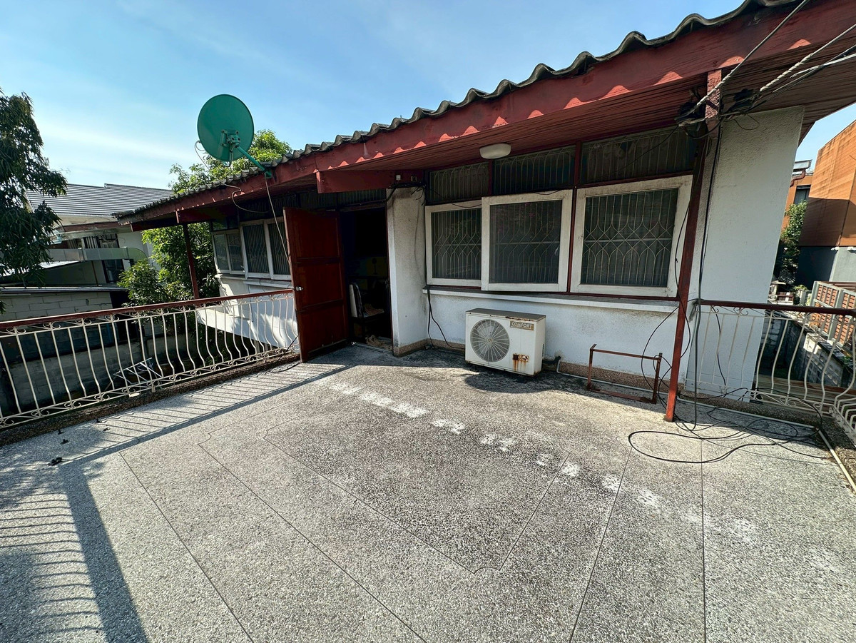 ขายบ้านรามคำแหง หัวหมาก : บ้านเดี่ยว พระราม 9 ซอย 41 แยก 20 (เสรี 9) / 1 ห้องนอน (ขาย), Detached House Rama 9 Soi 41 Yak 20 (Seri 9) / 1 Bedroom (FOR SALE) JANE042