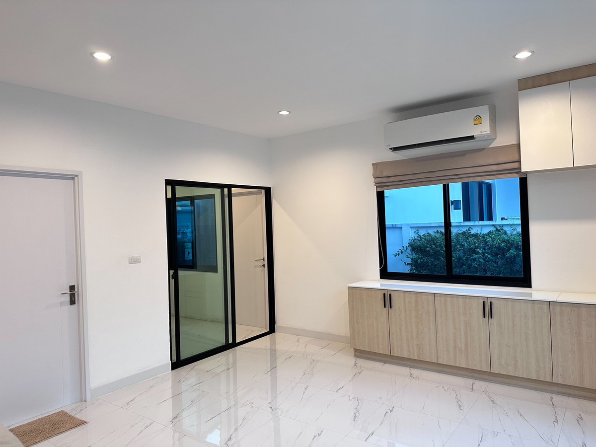 ขายบ้านบางนา แบริ่ง ลาซาล : ขายบ้าน 2 ชั้น 3 ห้องนอน Como Bianca II [NCh260301]