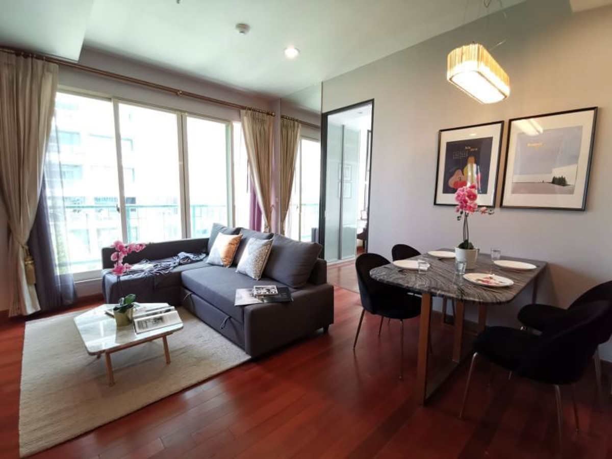 For RentCondoWitthayu, Chidlom, Langsuan, Ploenchit : !! Beautiful room for rent, Condo The Address Chidlom, near BTS Chidlom.