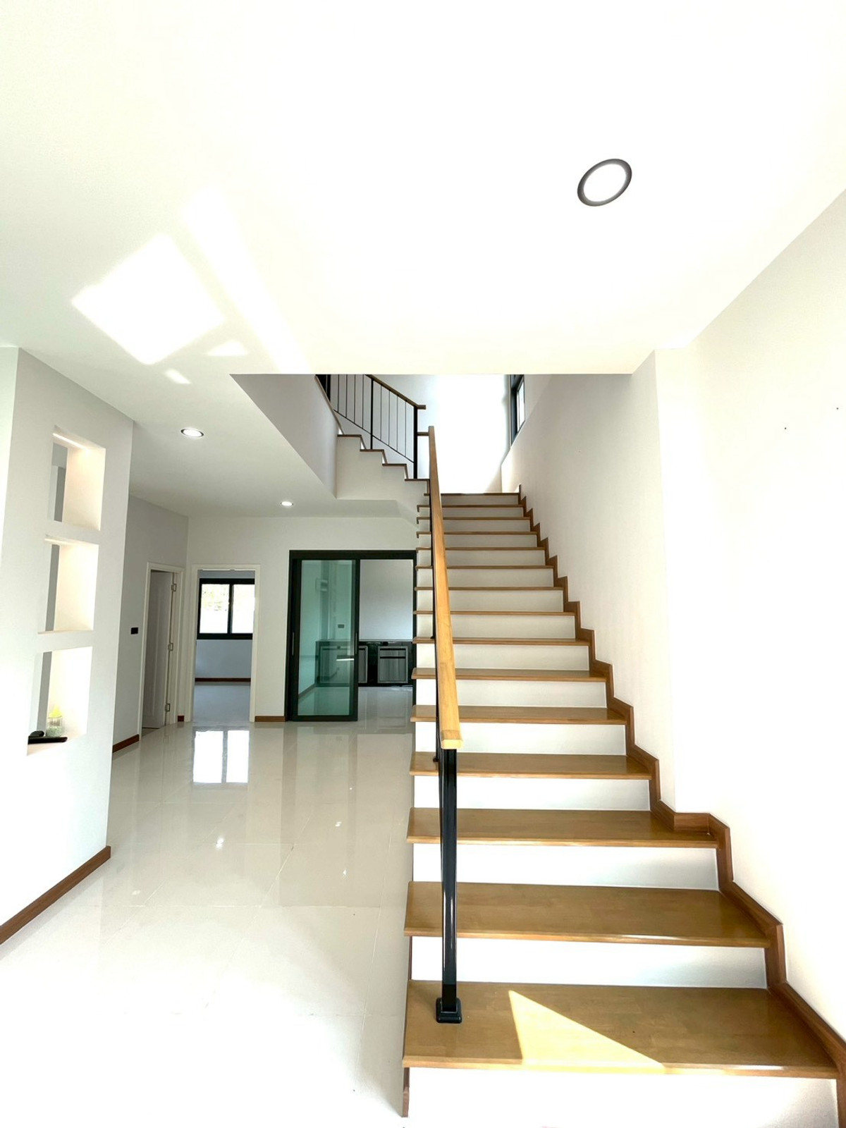 For SaleHousePattaya, Bangsaen, Chonburi : Detached House 57 Sq.w. behind Wat Takian Tia / 4 Bedrooms (FOR SALE) BEWN106