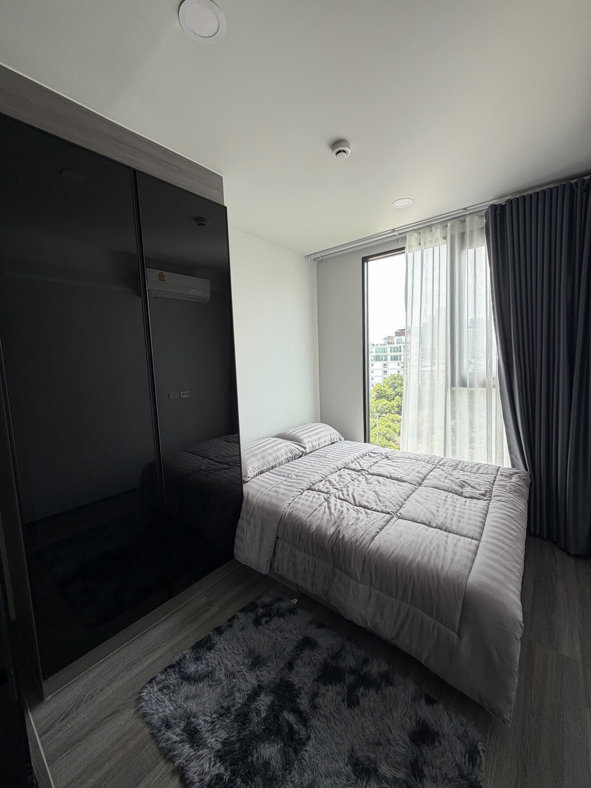 For RentCondoLadprao, Central Ladprao : The origin Lat Phrao 15, very new room, good price too.