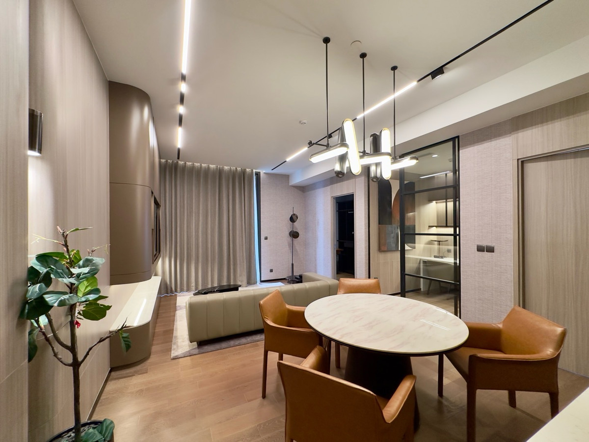 คอนโดวิทยุ ชิดลม หลังสวน : Rare Item 🔥Muniq Langsuan 96 sqm Rent/Sale Luxury Fully Furnished with Sinthorn garden view 🌿