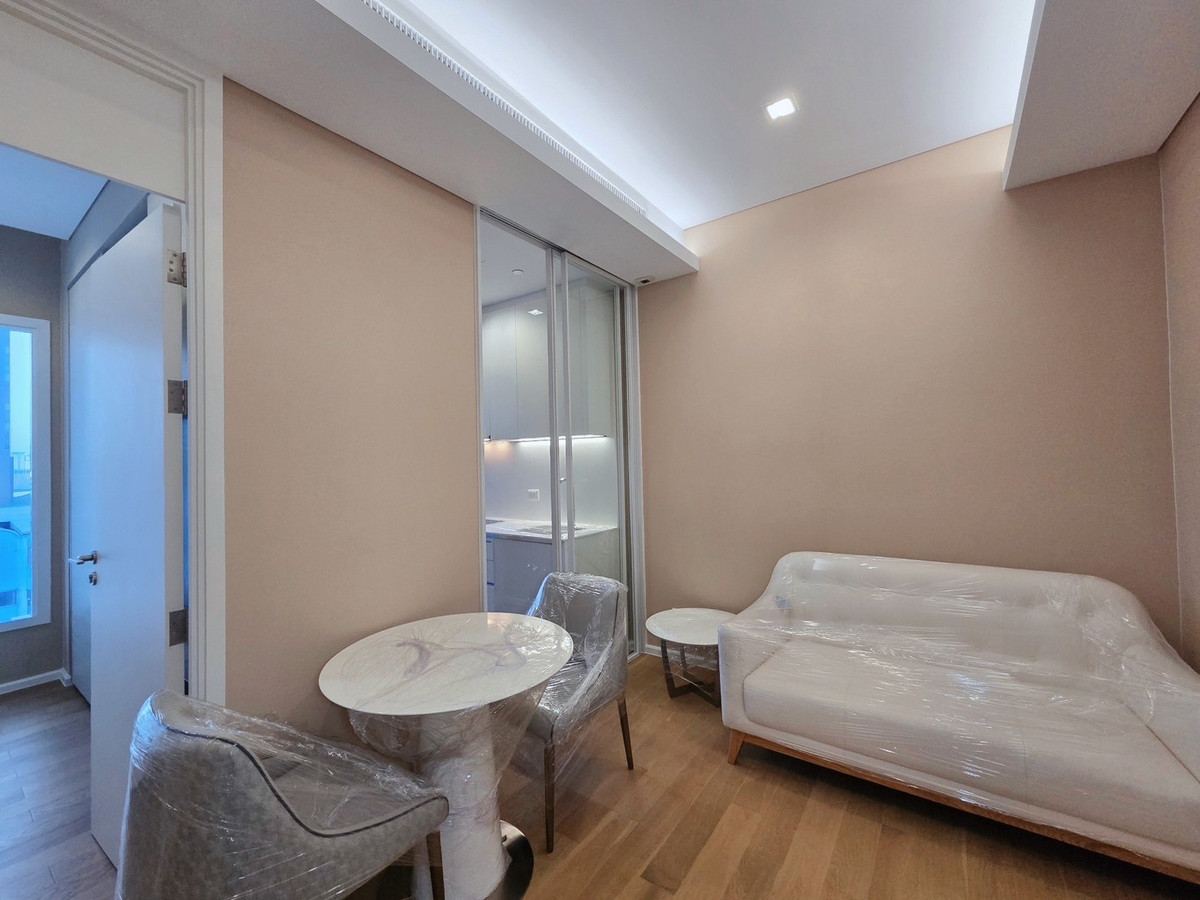 ให้เช่าคอนโดลาดพร้าว เซ็นทรัลลาดพร้าว : ให้เช่า ✨ The Saint Residence ✨เฟอร์นิเจอร์และเครื่องใช้ไฟฟ้าครบ พร้อมเข้าอยู่ //สอบถาม LineID;@thirdproperty