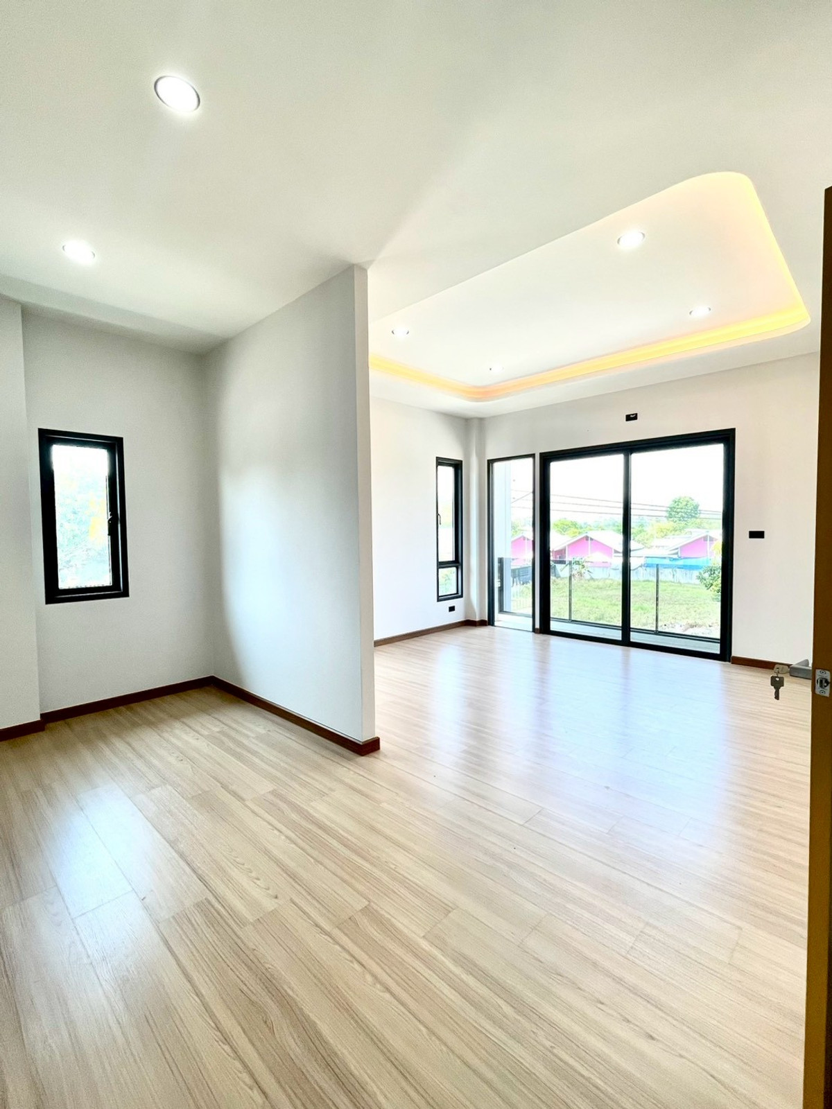 For SaleHousePattaya, Bangsaen, Chonburi : Detached House 57 Sq.w. behind Wat Takian Tia / 4 Bedrooms (FOR SALE) BEWN106