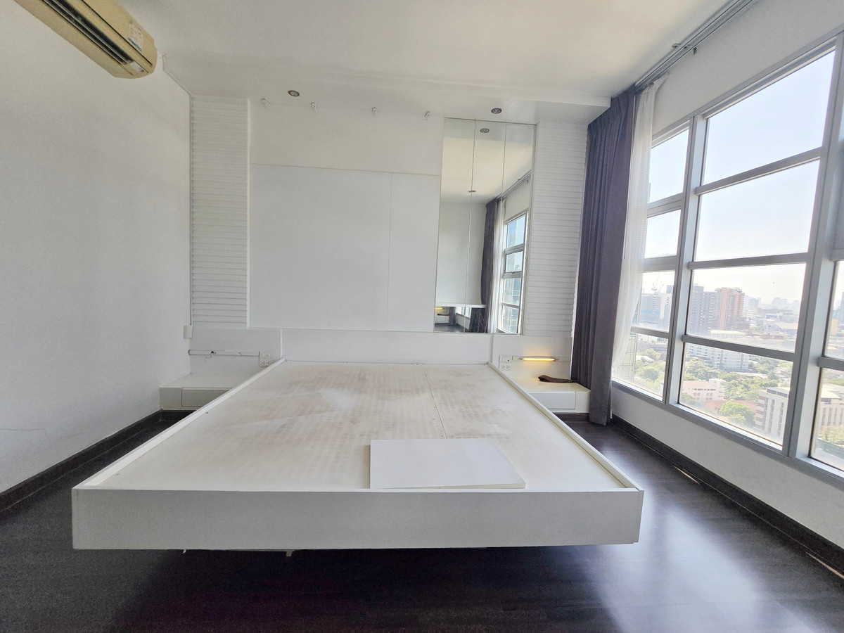 For SaleCondoRatchathewi,Phayathai : (Urgent sale) 🏠✨ Baan Klang Krung Siam-Pathumwan | Condo for sale, 2 bedrooms, large room, prime location, convenient travel (HBH-ST-242)