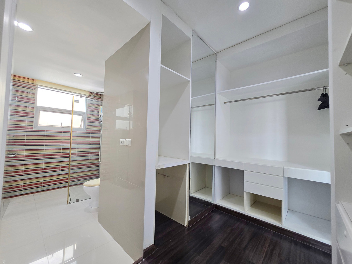 For SaleCondoRatchathewi,Phayathai : (Urgent sale) 🏠✨ Baan Klang Krung Siam-Pathumwan | Condo for sale, 2 bedrooms, large room, prime location, convenient travel (HBH-ST-242)