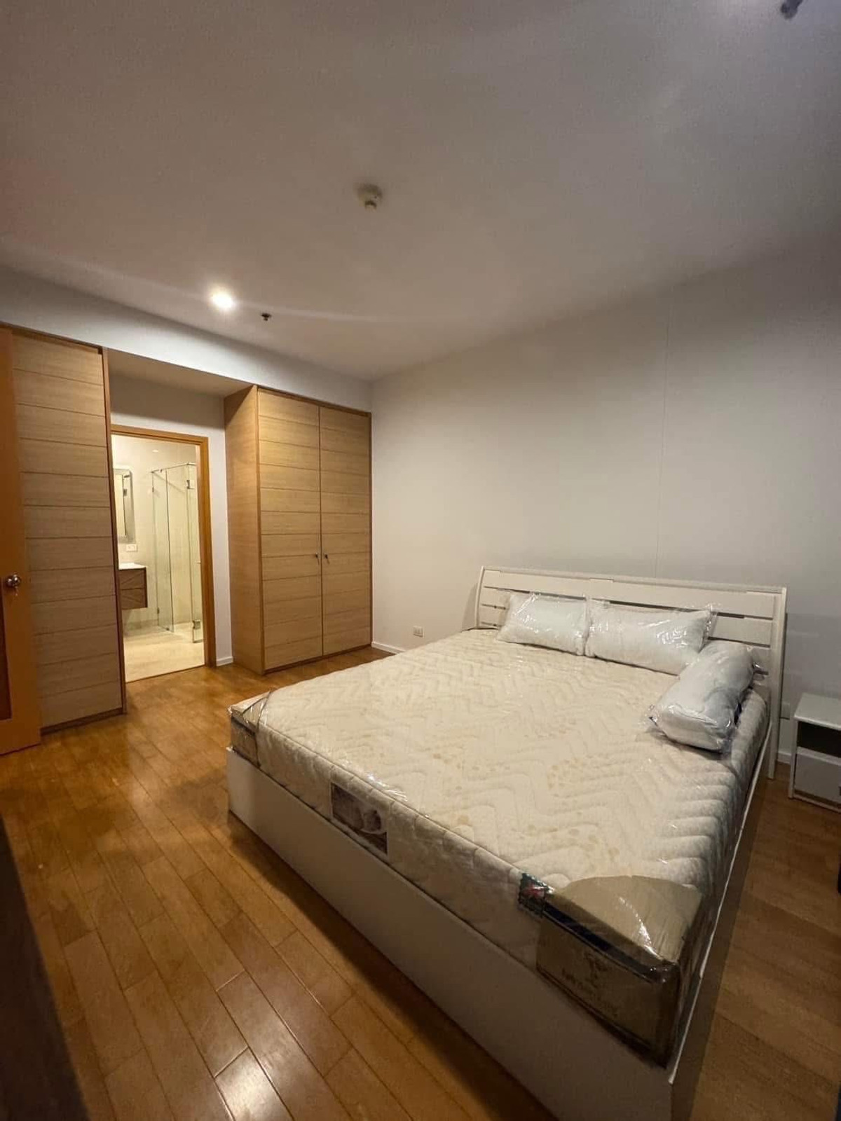 ให้เช่าคอนโดสาทร นราธิวาส : ให้เช่า The Empire Place Sathorn - Narathiwas ราคา 50,000 บาท [NCr260302]