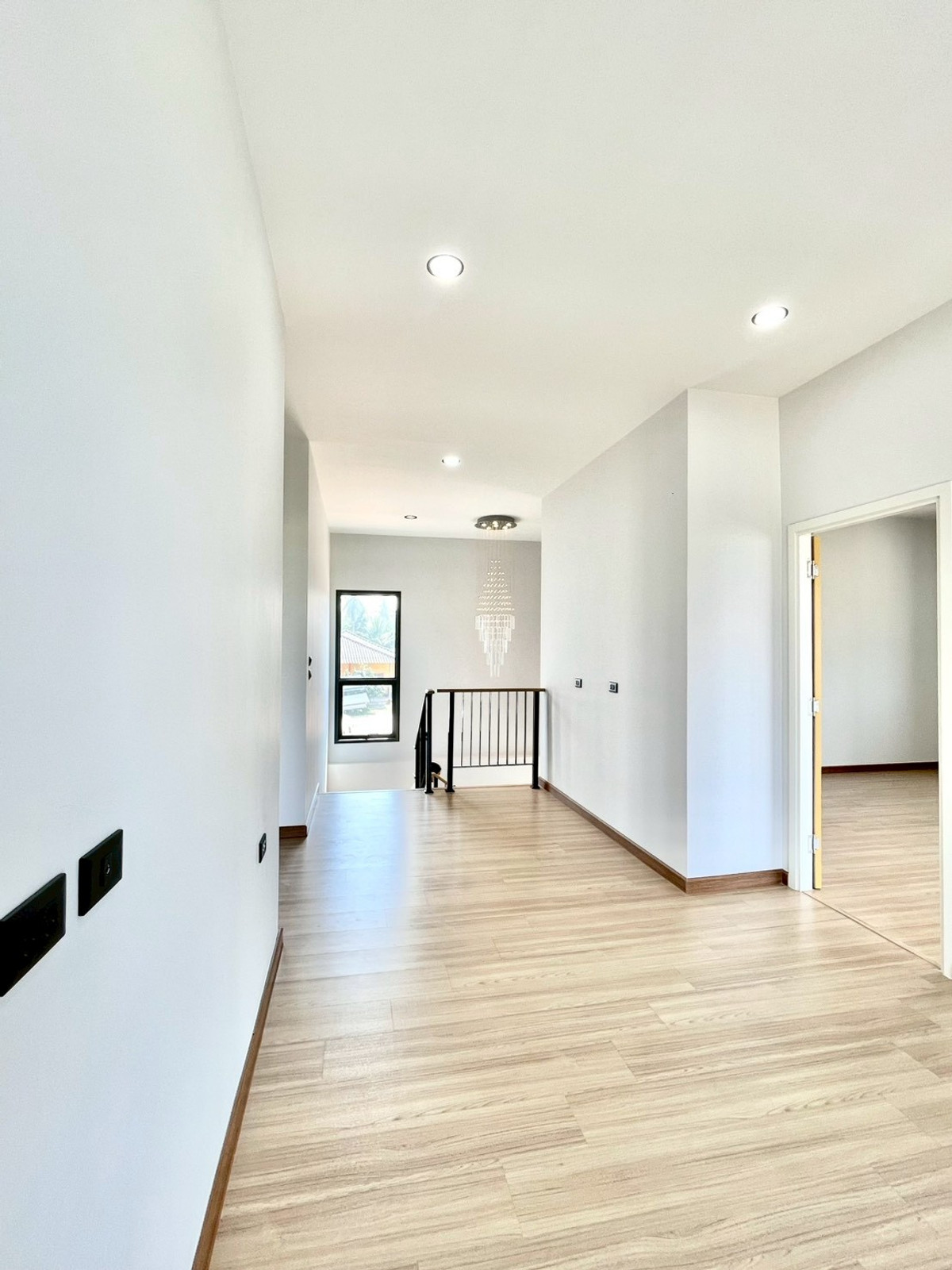 For SaleHousePattaya, Bangsaen, Chonburi : Detached House 57 Sq.w. behind Wat Takian Tia / 4 Bedrooms (FOR SALE) BEWN106