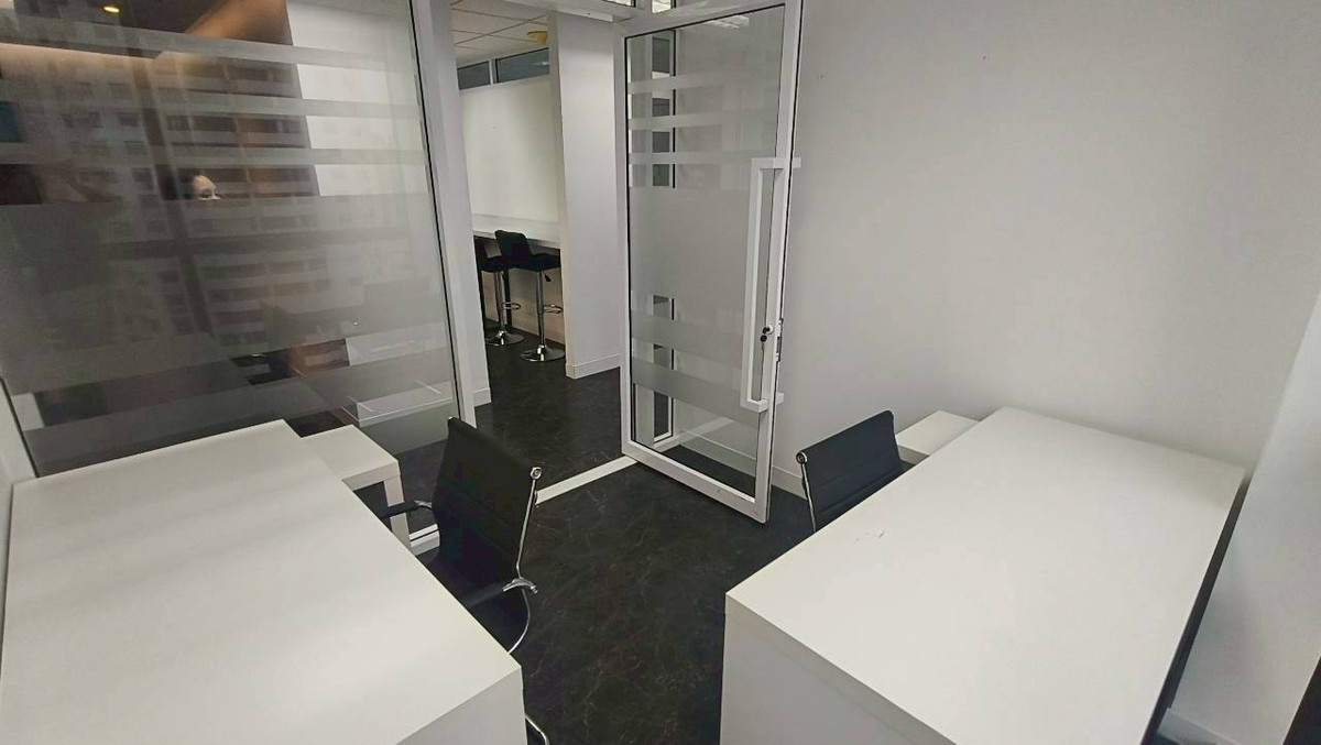 For RentOfficeSukhumvit, Asoke, Thonglor : HR3329FOR RENT Office ready to move in, city view, New Phetchaburi Road (near MRT Phetchaburi), area 120.80 sq m | Rooms already separated | Free common fees Can register a company