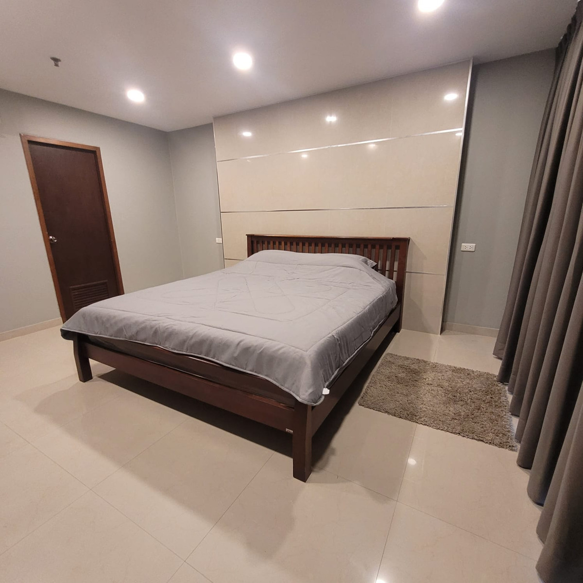 For SaleCondoSukhumvit, Asoke, Thonglor : Baan Phromphong Condo / Ready to move, spacious unit with great value in the Phrom Phong - Asoke area. / 2 bed 108 sq.m.Tel. 0937890899