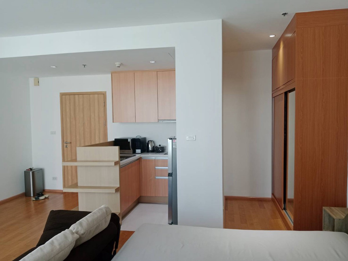 ให้เช่าคอนโดราชเทวี พญาไท : 41 ตร.ม ชั้น 22 สตูดิโอ คอนโดหรู ใกล้จุฬา เดินไปพารากอนได้ ที่จอดรถ ส่วนกลางเลิศ ด่วน!!!! วิลล่าราชเทวี Villa Rachatewi