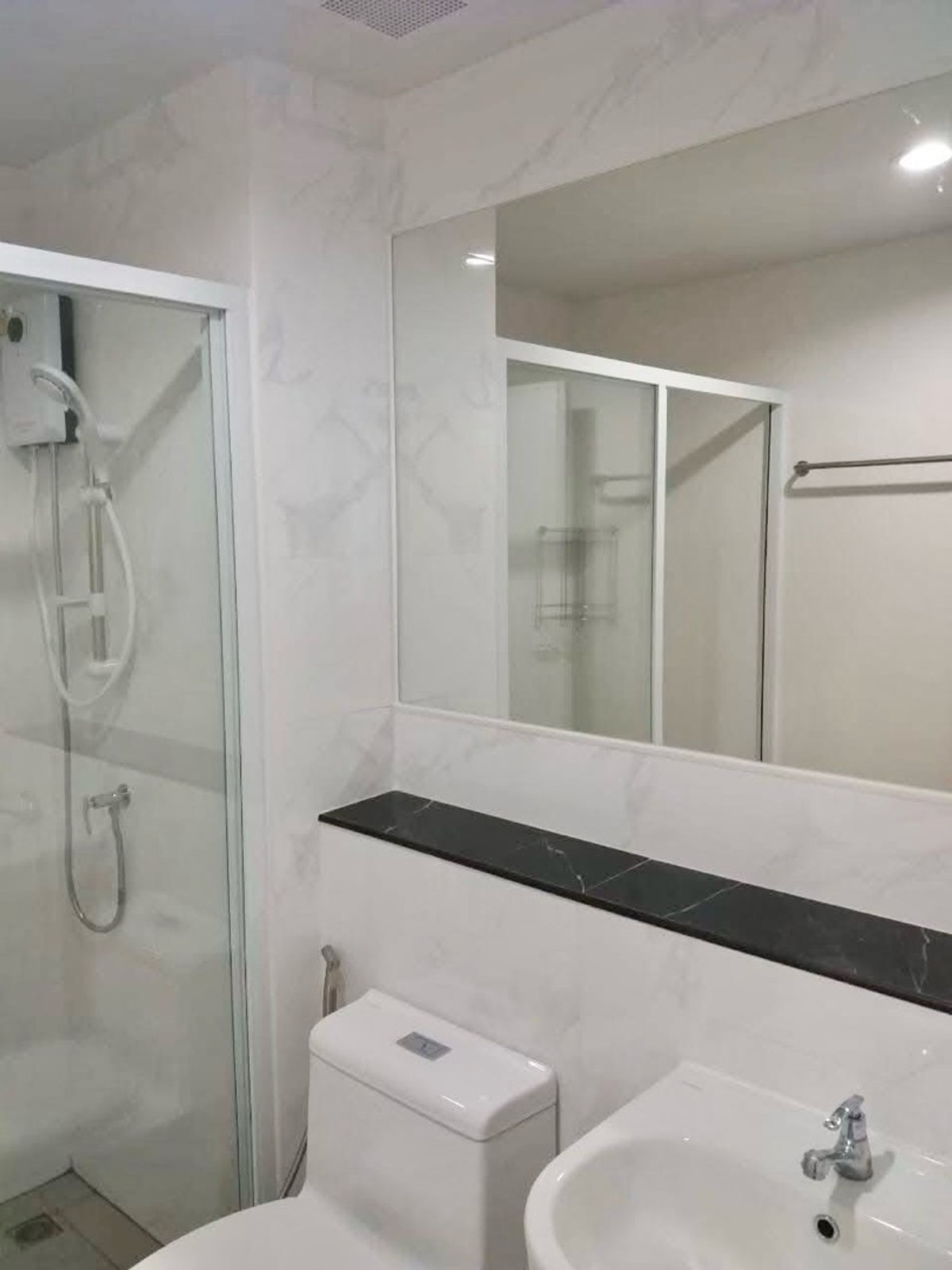 ให้เช่าคอนโดวิภาวดี ดอนเมือง หลักสี่ : 📍โครงการ : รีช พหลโยธิน 52
🚝 ใกล้ : BTS สถานีสะพานใหม่ 400 เมตร
💵 ราคาเช่า : 10,500 บาท / เดือน