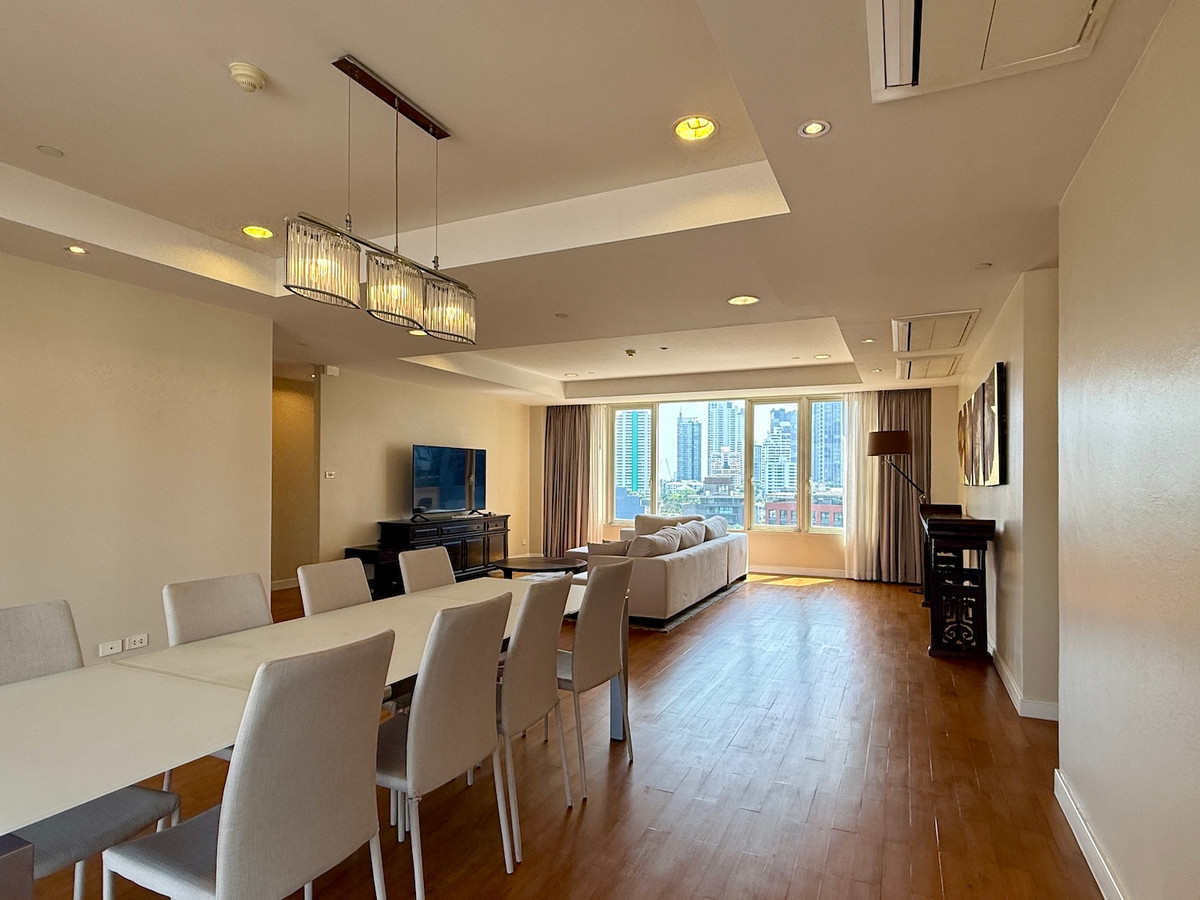 ให้เช่าคอนโดสุขุมวิท อโศก ทองหล่อ : คอนโด 4 ห้องนอน เลี้ยงสัตว์ได้ ใจกลางซอยทองหล่อ ใกล้สถานีรถไฟฟ้า BTS ทองหล่อ