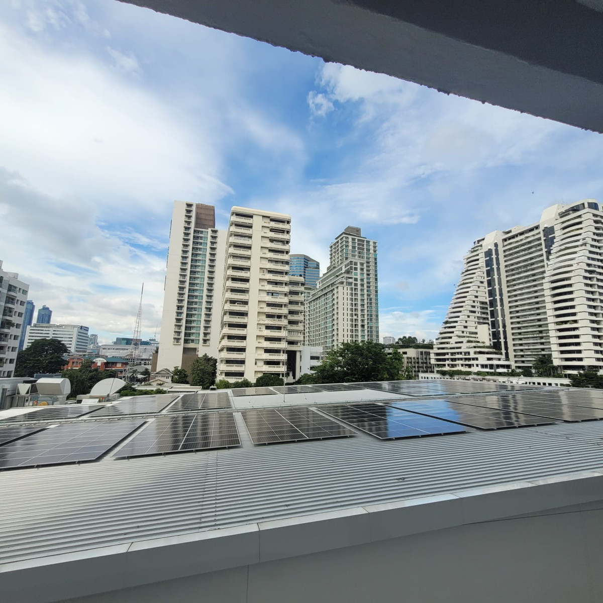 For SaleCondoSukhumvit, Asoke, Thonglor : Baan Phromphong Condo / Ready to move, spacious unit with great value in the Phrom Phong - Asoke area. / 2 bed 108 sq.m.Tel. 0937890899