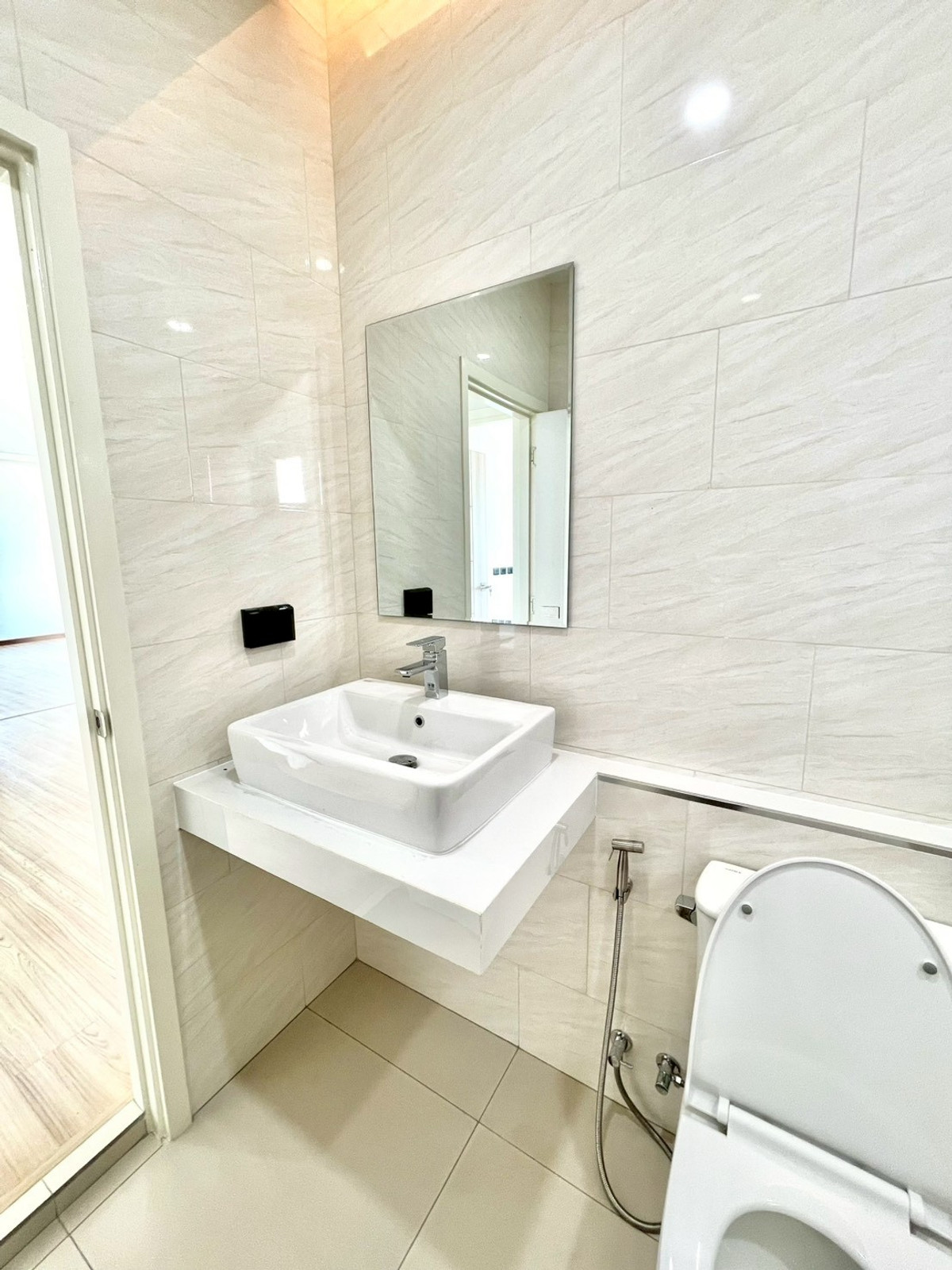 For SaleHousePattaya, Bangsaen, Chonburi : Detached House 57 Sq.w. behind Wat Takian Tia / 4 Bedrooms (FOR SALE) BEWN106